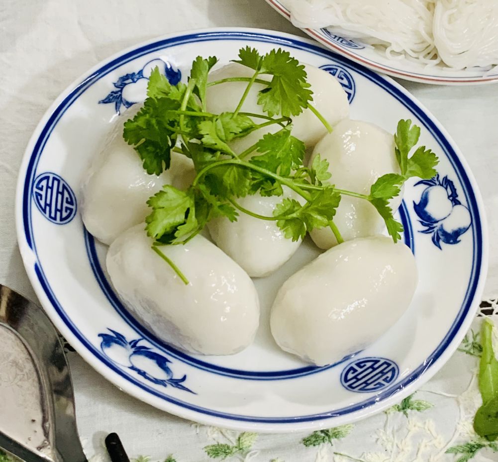 Bánh trứng ngỗng có ý nghĩa tâm linh giống như bánh trôi, bánh chay.