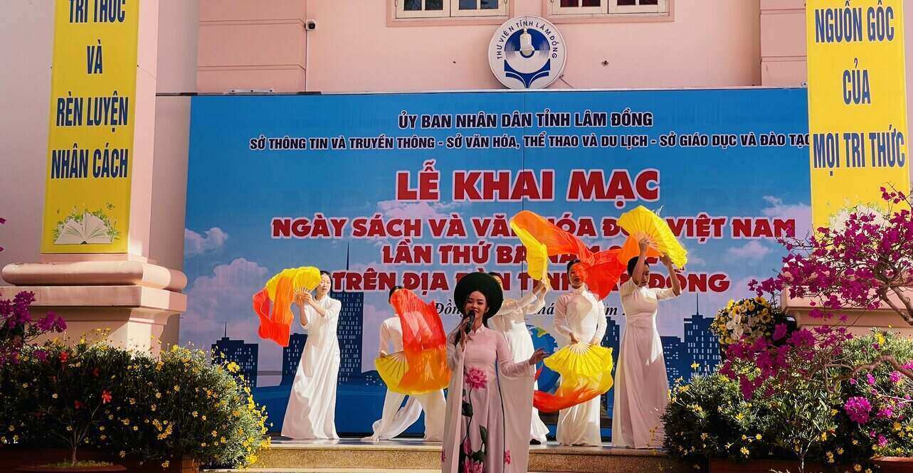 Tỉnh Lâm Đồng tổ chức Lễ khai mạc, phát động Ngày Sách và Văn hóa đọc Việt Nam lần thứ 3 năm 2024. Ảnh: Mai Hương