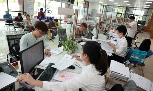 Từ 1.7.2024 sẽ thực hiện cải cách tiền lương trong khu vực công. Ảnh: Hải Nguyễn
