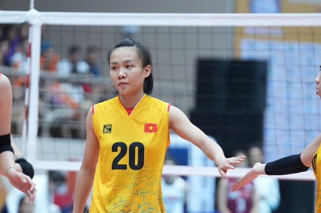 Trần Tú Linh trong màu áo đội tuyển bóng chuyền nữ Việt Nam. Ảnh: VFV