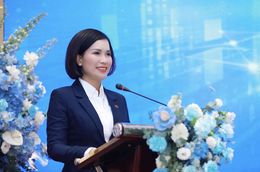 Bà Bùi Thị Thanh Hương – Chủ tịch HĐQT Ngân hàng TMCP Quốc Dân chia sẻ với cổ đông tại Đại hội  