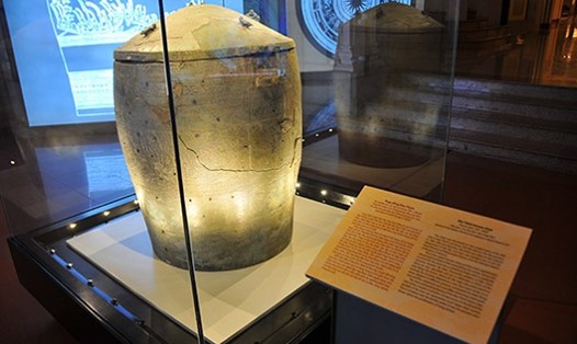 “Thạp đồng Đào Thịnh” được phát hiện vào những năm 60 của thế kỉ trước tại xã Đào Thịnh, huyện Trấn Yên, tỉnh Yên Bái. Ảnh: Thế Dương