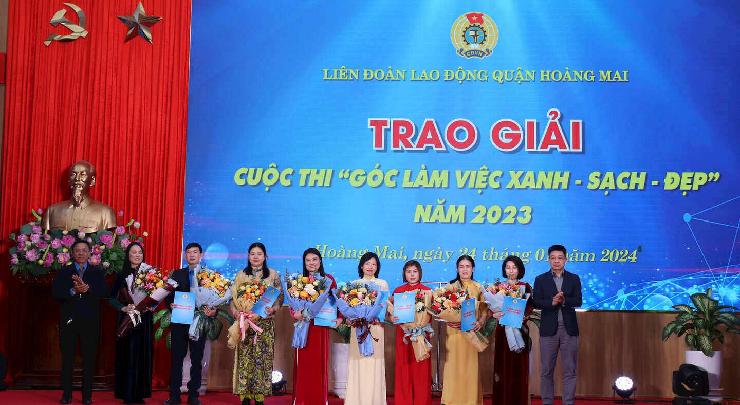 Liên đoàn Lao động quận Hoàng Mai trao Giải thưởng cuộc thi "Góc làm việc xanh - sạch - đẹp" trong công chức, viên chức, người lao động (ảnh minh họa). Ảnh: CĐHM