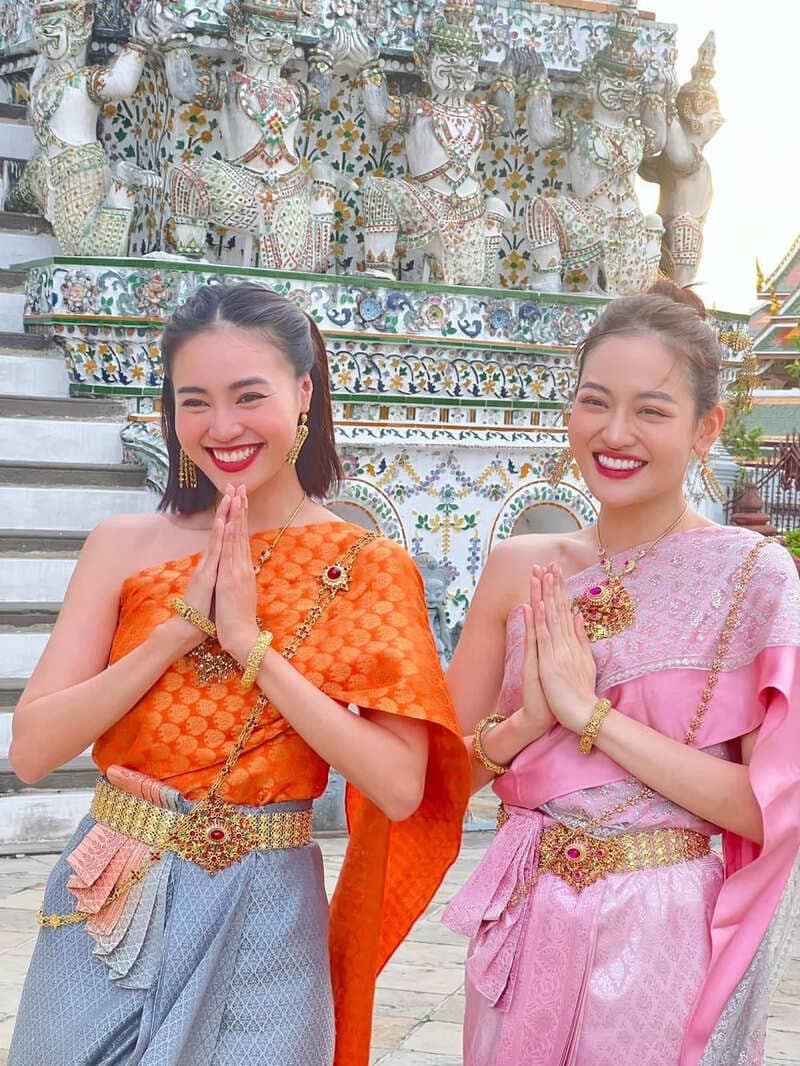 Thùy Anh và Lan Ngọc trong chuyến du lịch Thái Lan. Ảnh: Facebook nhân vật