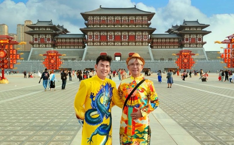 Ca sĩ Đoan Trường du lịch cùng Lê Tuấn. Ảnh: NSCC.