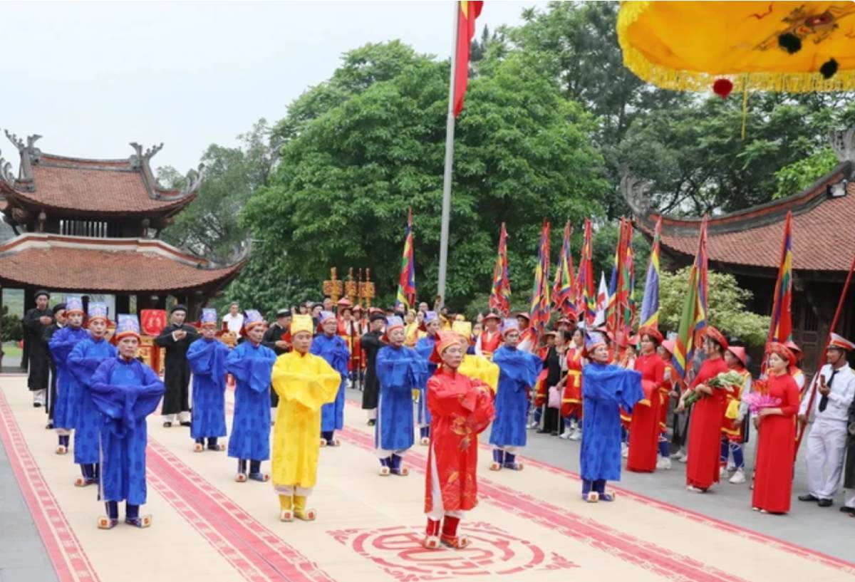 Lễ giỗ Đức Quốc Tổ Lạc Long Quân và dâng hương tưởng niệm Tổ Mẫu Âu Cơ