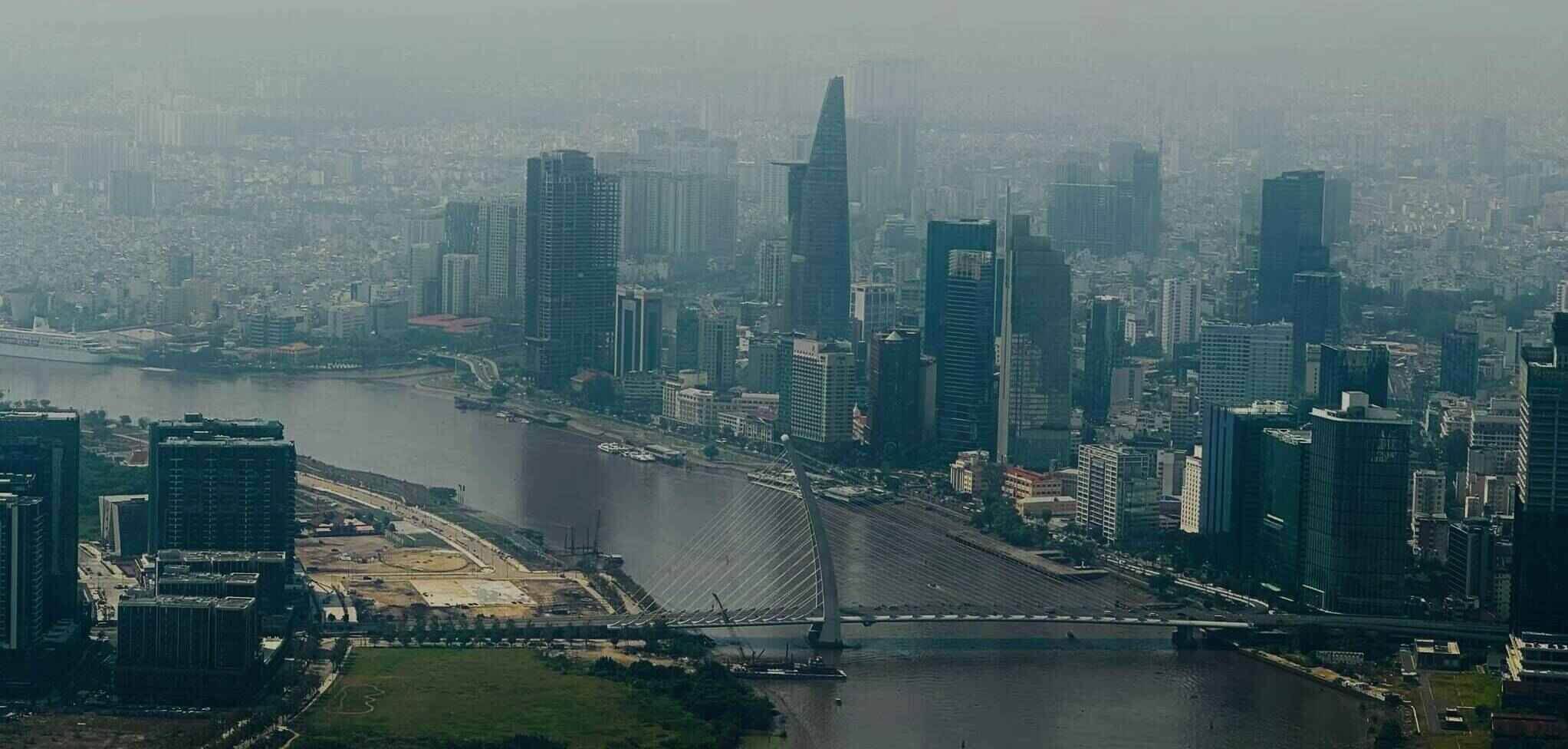 Nguồn cung căn hộ ở TPHCM không giải quyết được câu chuyện lệch pha về cung cầu khiến giá tăng liên tục. Ảnh: Bảo Chương