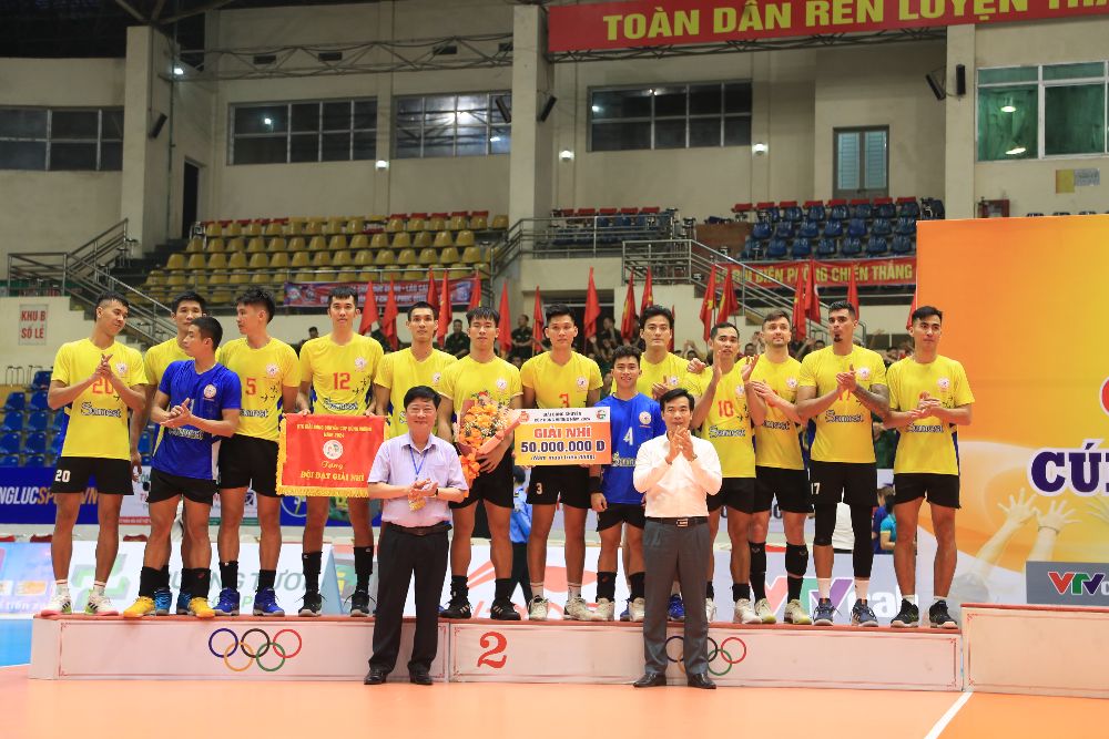 Đội Sanest Khánh Hòa nhận giải Nhì.
