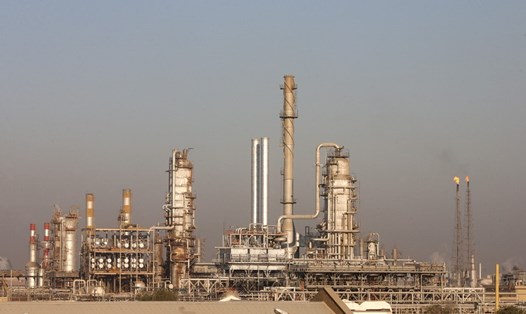 Nhà máy lọc dầu Abadan ở thành phố Abadan, phía tây nam Iran. Ảnh: Tân Hoa Xã