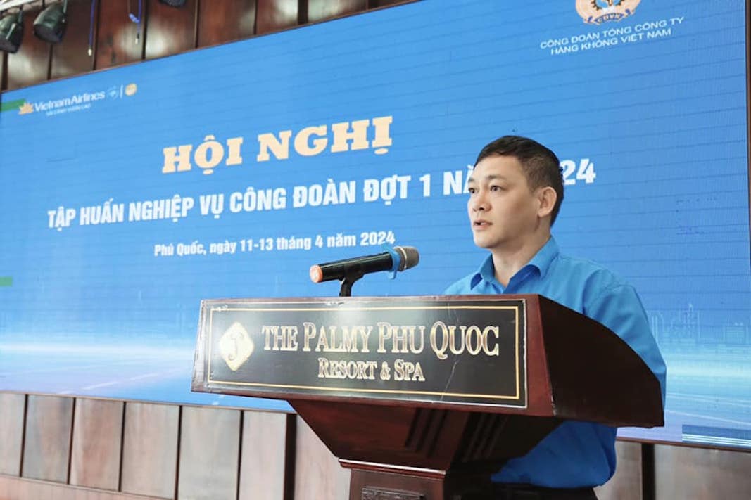 Ông Đào Mạnh Kiên - Uỷ viên Ban Chấp hành Tổng Liên đoàn Lao động Việt Nam, Chủ tịch Công đoàn Tổng Công ty quán triệt Chương trình hành động thực hiện Nghị quyết Đại hội VI Công đoàn Tổng Công ty và Nghị quyết Đại hội XIII Công đoàn Việt Nam. Ảnh: Quang Minh. 