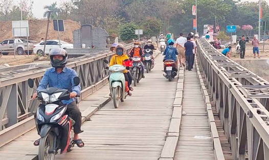 TP Điện Biên Phủ, tỉnh Điện Biên đã triển khai cấm tất cả phương tiện lưu thông qua cây cầu Mường Thanh lịch sử bắc qua sông Nậm Rốm. Ảnh: Văn Thành Chương