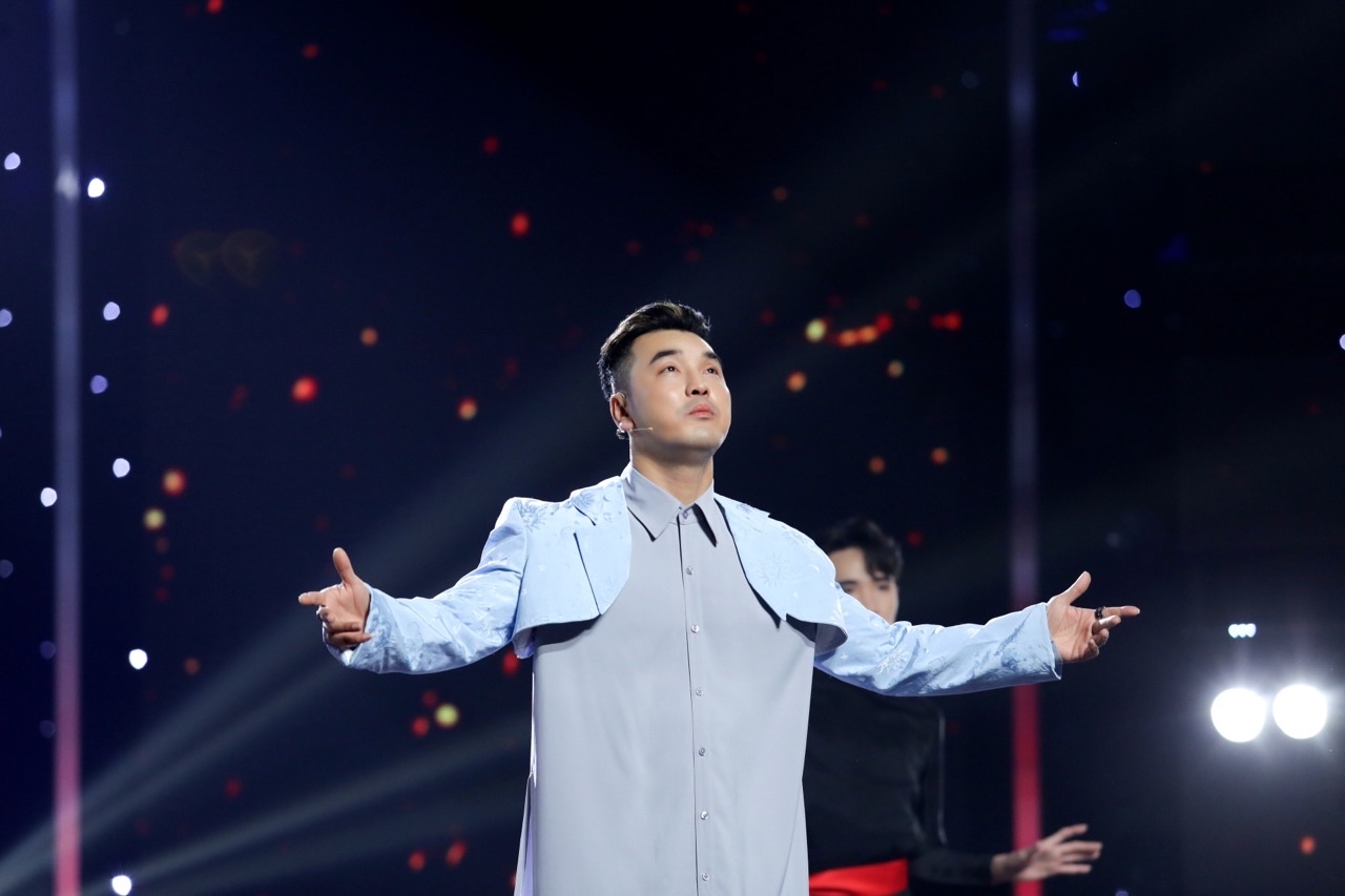 Ưng Hoàng Phú tại "Chuyện tối cùng sao". Ảnh: NSX.