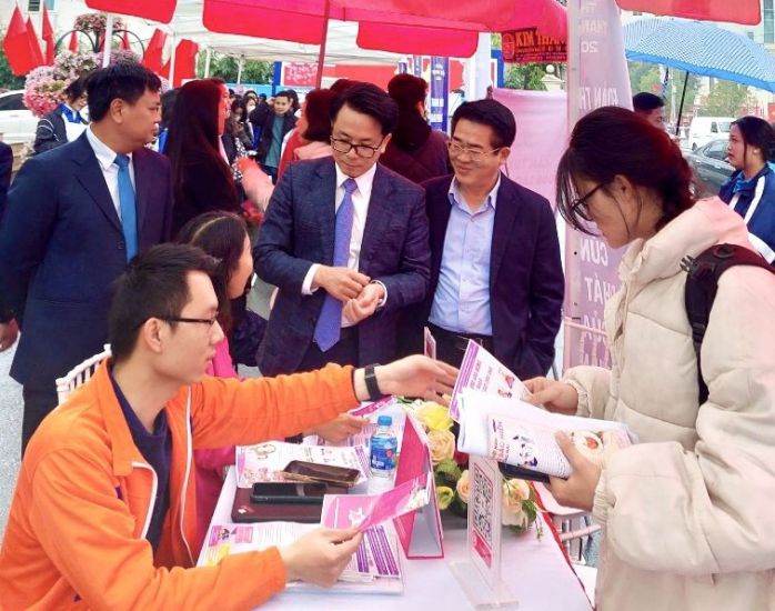 Ngày hội việc làm kết nối cung - cầu lao động tại Hải Phòng. Ảnh: Hoàng Khôi