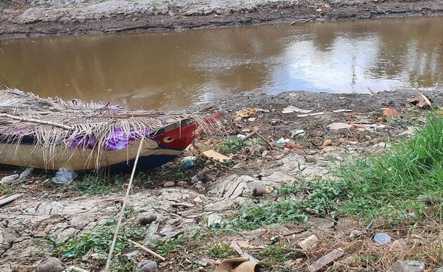 Hạn mặn nghiêm trọng, nhiều tuyến kênh cấp 2 ở Cà Mau cũng kiệt nước. Ảnh: Nhật Hồ