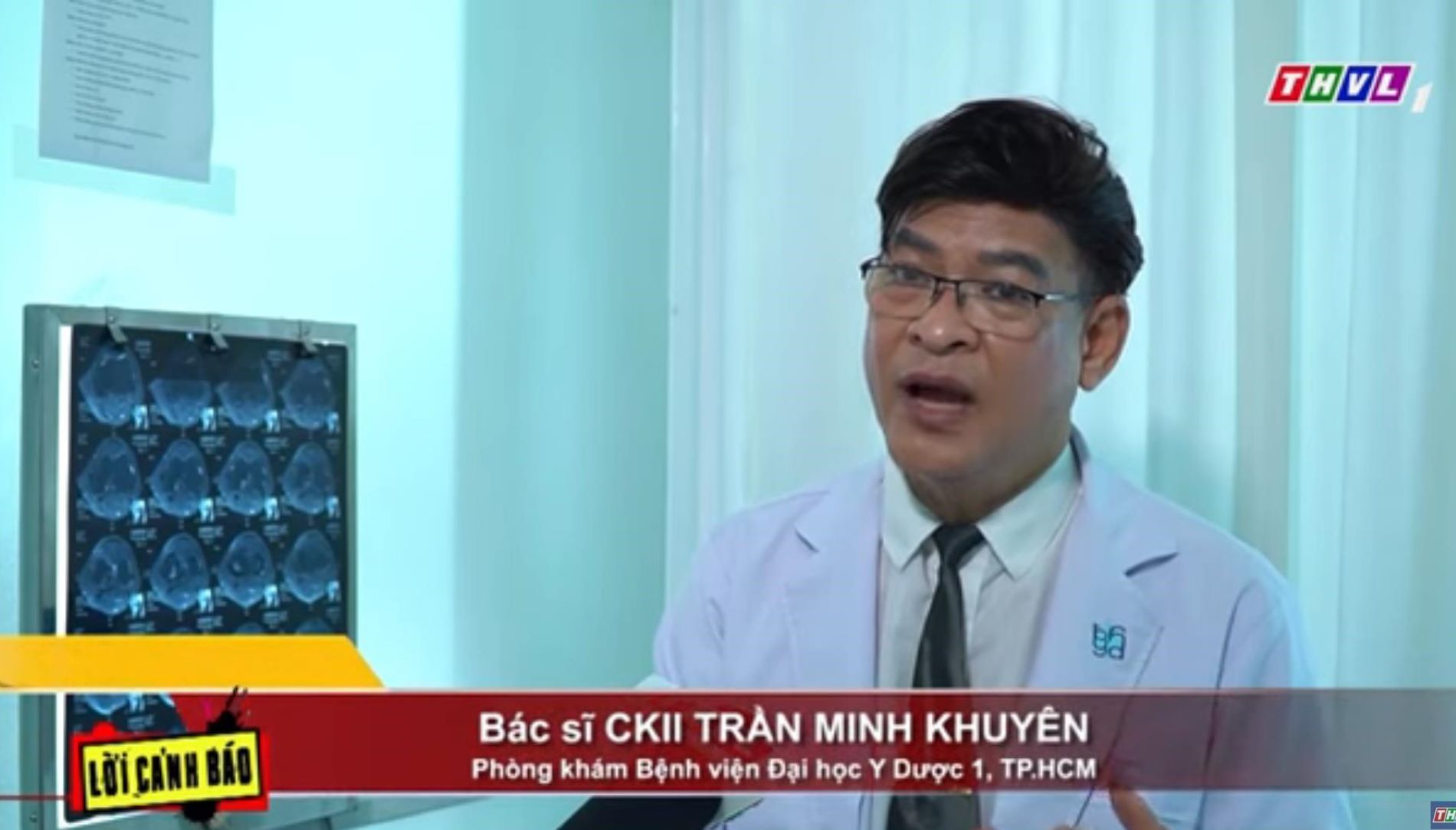 Bác sĩ CKII Trần Minh Khuyên chia sẻ, nếu lạm dụng mạng xã hội trong nhiều giờ mỗi ngày, có nguy cơ dẫn đến các vấn đề về tâm lý, trầm cảm. 