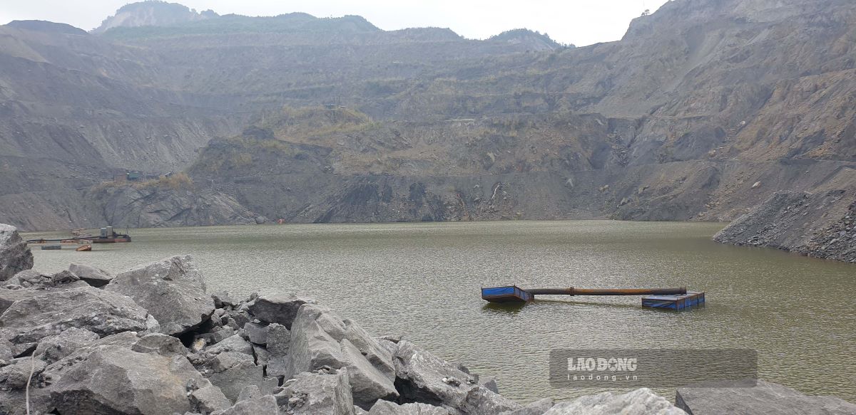 Khai trường than 917 của Công ty Than Hòn Gai tại phường Hà Khánh đã đóng cửa sau khi hết giấy phép khai thác. Ảnh: Nguyễn Hùng