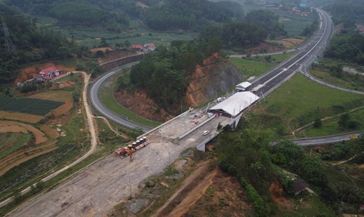 Dự án cao tốc Hữu Nghị - Chi Lăng (Lạng Sơn) đang được thi công khoảng 200m. Ảnh: Vĩnh Hoàng