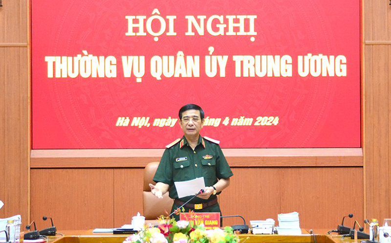 Đại tướng Phan Văn Giang, Ủy viên Bộ Chính trị, Phó Bí thư Quân ủy Trung ương, Bộ trưởng Bộ Quốc phòng chủ trì Hội nghị Thường vụ Quân ủy Trung ương. Ảnh: Bộ Quốc phòng
