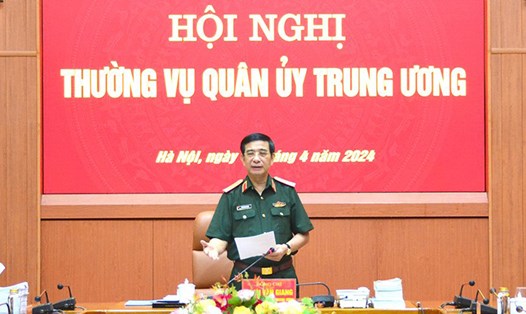 Đại tướng Phan Văn Giang, Ủy viên Bộ Chính trị, Phó Bí thư Quân ủy Trung ương, Bộ trưởng Bộ Quốc phòng chủ trì Hội nghị Thường vụ Quân ủy Trung ương. Ảnh: Bộ Quốc phòng