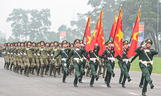 Hoạt động tập luyện diễu binh, diễu hành kỷ niệm 70 năm chiến thắng Điện Biên Phủ tại Hà Nội. Ảnh: T.Vương