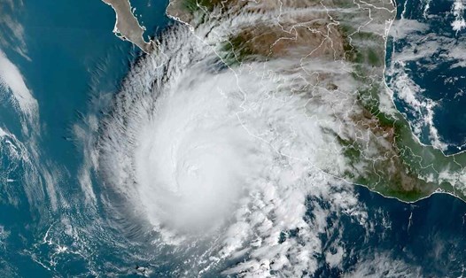 Bão Norma ở bờ biển Mexico, tháng 10.2023. Ảnh: NOAA