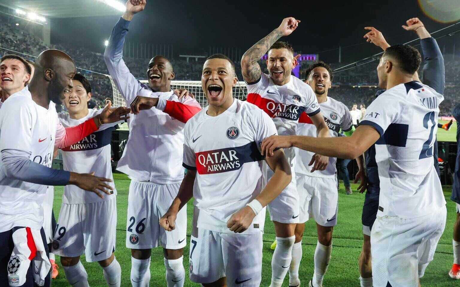 Kylian Mbappe và các đồng đội ăn mừng sau trận đấu.  Ảnh: PSG