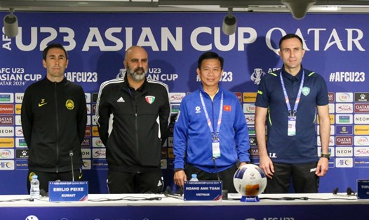 Các đại diện bảng D vòng chung kết U23 châu Á 2024 dự họp báo trước loạt trận đầu tiên. Ảnh: VFF 