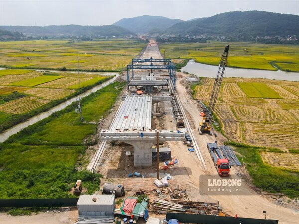 Cầu Đồng Việt có tổng mức đầu tư gần 1500 tỉ đồng. Ảnh: Vân Trường