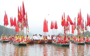 Độc đáo nghi lễ rước nước tại Lễ hội Hoa Lư năm 2024