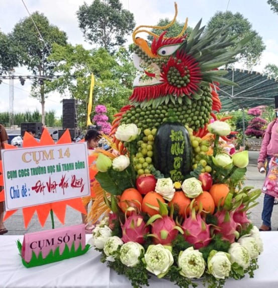 Tác phẩm “Đất Việt hóa rồng” của Cụm 14 đạt giải nhất tại hội thi. Ảnh: LĐLĐ Tân Hiệp
