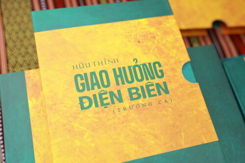 Trường ca thơ "Giao hưởng Điện Biên" do Nhà xuất bản Quân đội nhân dân phát hành. Ảnh: BTC