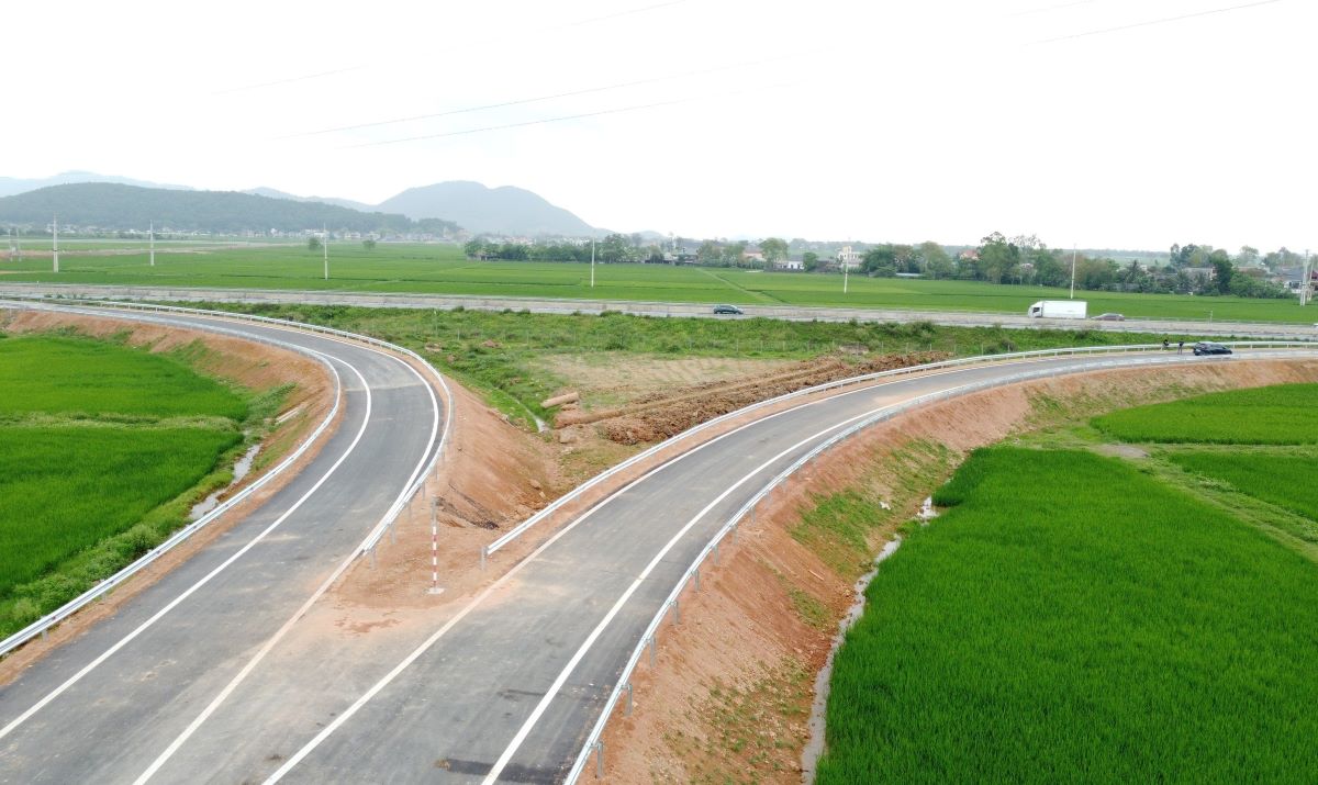 Nút giao Thiệu Giang đưa vào sử dụng sẽ giúp người dân đi và về các huyện Thiệu Hóa, Yên Định và một số huyện lân cận được thuận tiện hơn.