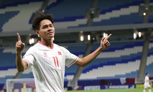 Vĩ Hào lập cú đúp trong chiến thắng 3-1 của U23 Việt Nam trước U23 Kuwait. Ảnh: VFF