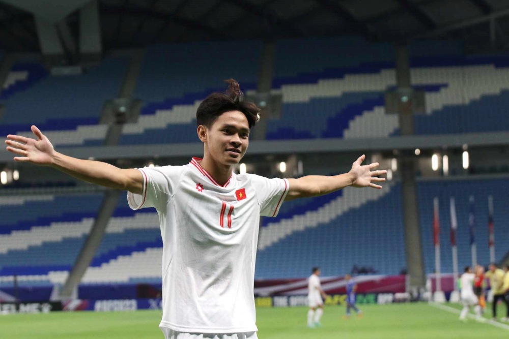 Bùi Vĩ Hào là cầu thủ đầu tiên lập cú đúp trong trận mở màn tại vòng chung kết U23 châu Á. Ảnh: VFF
