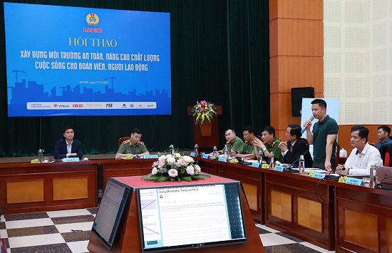 Chuyên gia khuyến cáo nên thường xuyên thay đổi mật khẩu Facebook để tránh mất cắp tài khoản. Ảnh: Tô Thế