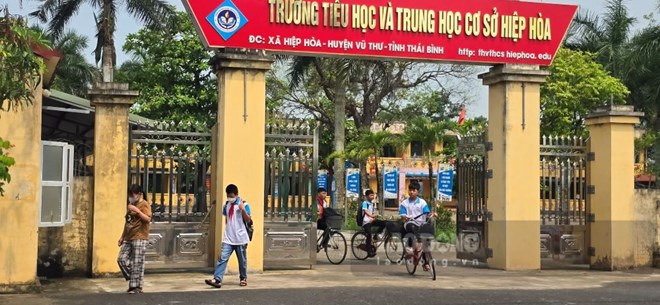 Trường công ở Thái Bình vẫn dạy học trong ngày nghỉ Giỗ Tổ vì lý do bất ngờ
