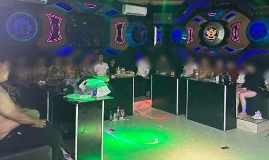24 người tụ tập bay lắc trong quán karaoke ở huyện Lâm Hà, tỉnh Lâm Đồng. Ảnh: Công an

