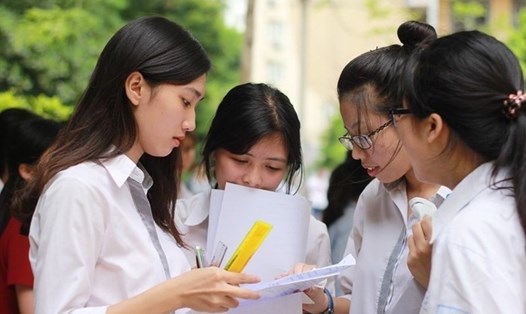 Thí sinh chuộng xét học bạ THPT trong mùa tuyển sinh 2024. Ảnh: Hải Nguyễn