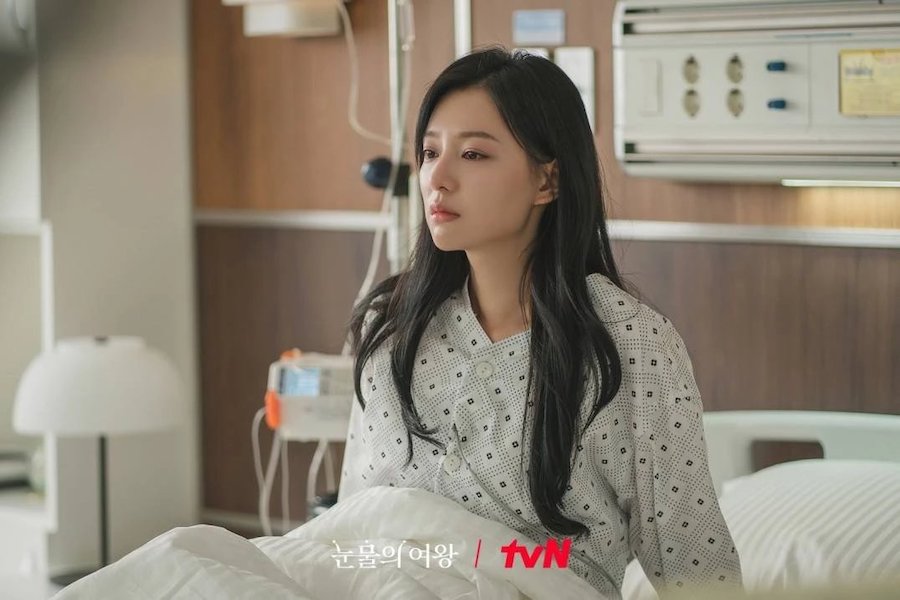 Bệnh tình của nữ chính trở nặng. Ảnh: tvN
