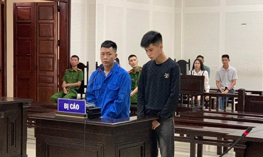 2 bị cáo tại phiên tòa. Ảnh: Công an Quảng Ninh