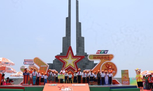 Đoàn đua xe đạp toàn quốc tranh Cúp Truyền hình TP Hồ Chí Minh - lần thứ 36 năm 2024 chặng thứ 15. Ảnh: Tường Minh
