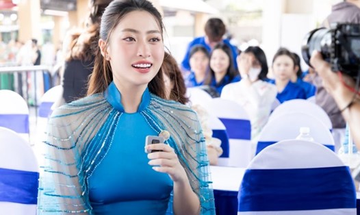 Hoa hậu Lương Thùy Linh trở thành Đại sứ văn hoá đọc tại TPHCM. Ảnh: SenVang