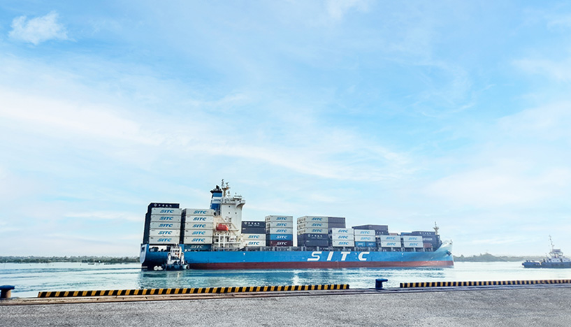 Cảng Chu Lai đang liên kết với các hãng tàu quốc tế, ổn định giá cước vận chuyển, gia tăng kết nối với tần suất 4 chuyến trên 1 tuần. Ảnh: THILOGI