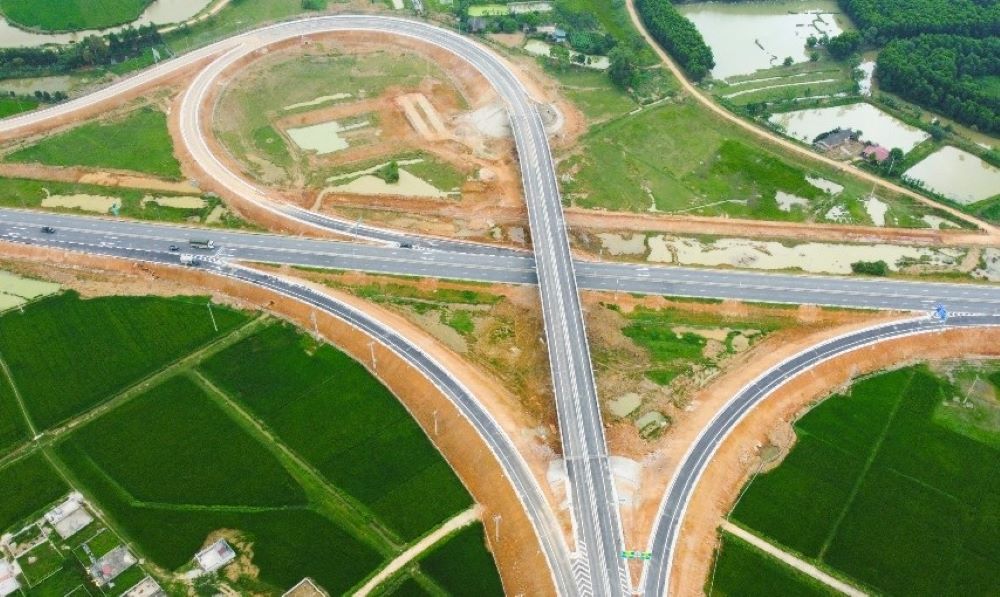 Nút giao Đồng Thắng bắt đầu đưa vào khai thác sáng 19.4. Ảnh: T.L