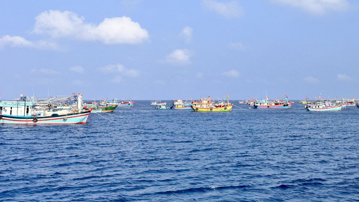 Tàu cá trên vùng biển đảo Phú Quý. Ảnh: Duy Tuấn