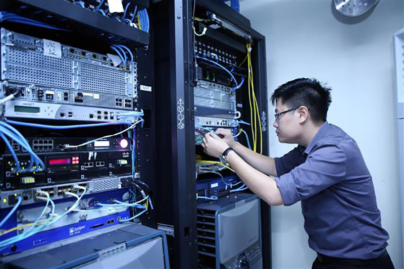 Hệ thống máy chủ tại Bộ Kế hoạch và Đầu tư được đầu tư nâng cấp đóng góp quan trọng cho ứng dụng công nghệ thông tin. Ảnh: Danh Lam/TTXVN
