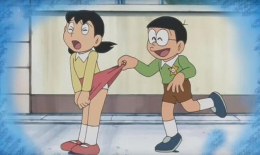 Cảnh Nobita tốc váy Shizuka. Ảnh: Cắt từ phim