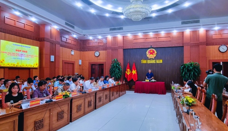 Thông tin tại buổi họp báo quý I.2024, tỉnh Quảng Nam cho biết, kinh tế  phục hồi chậm, nhiều chỉ tiêu đạt thấp. Ảnh: Hoàng Bin