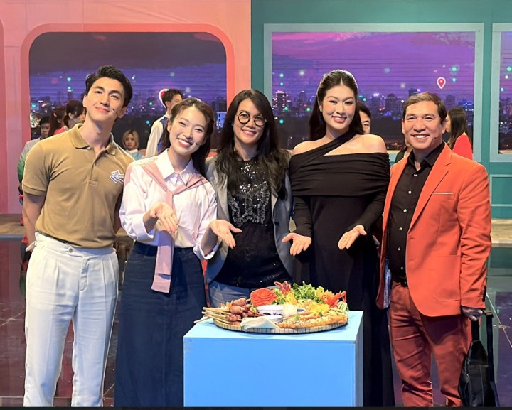 (từ trái sang phải) diễn viên Bình An, MC Khánh Vy, , hoa hậu Thiên Ân, NSƯT Quang Thắng. Ảnh: NSX.