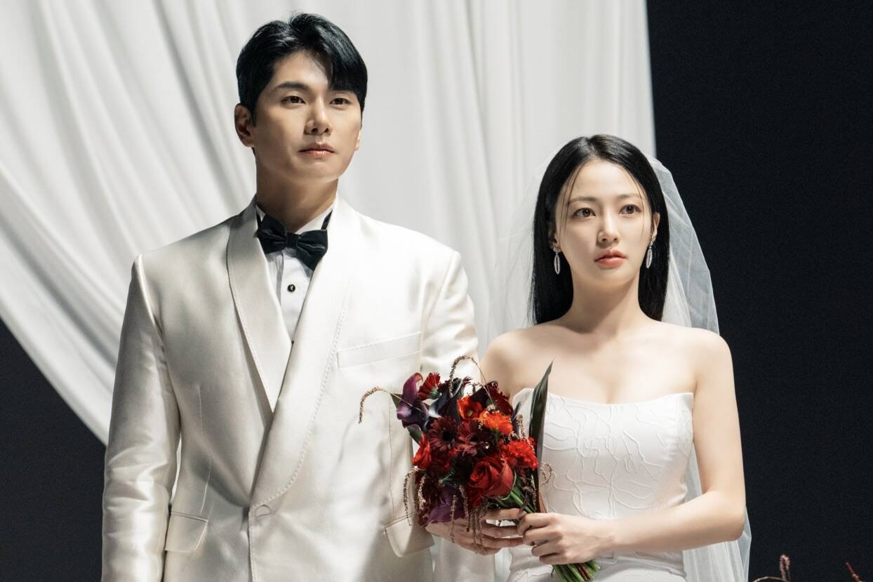 Song Ha Yoon gây ấn tượng với vai “tiểu tam” trong phim “Cô đi mà lấy chồng tôi“. Ảnh: Naver